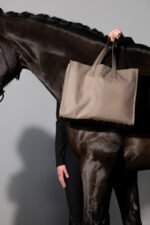Сумка універсальна Faux Leather Shopper Platinum 2025 від Eskadron - Зображення 2